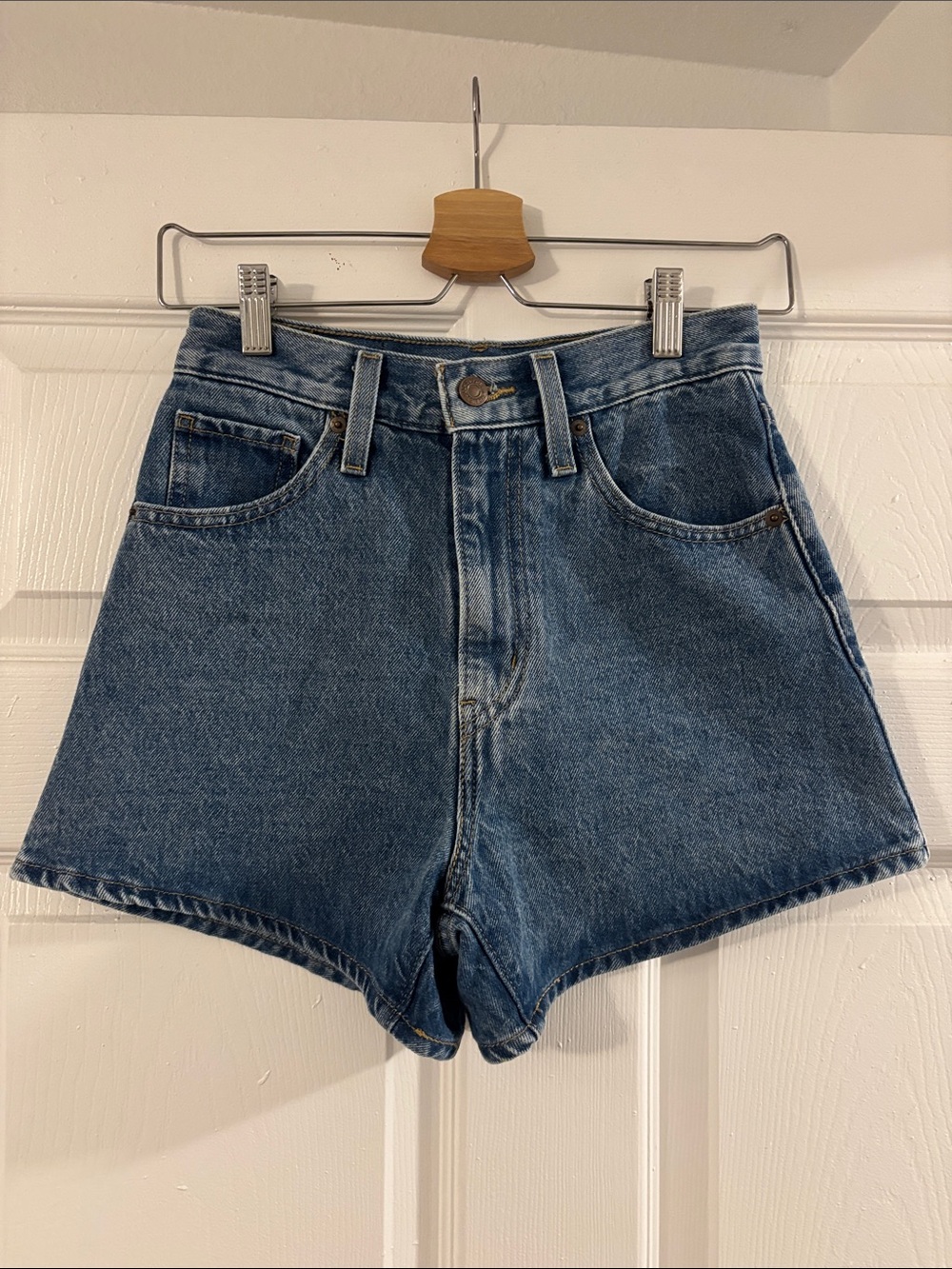 Levi’s High Waisted Mom Shorts, Like New